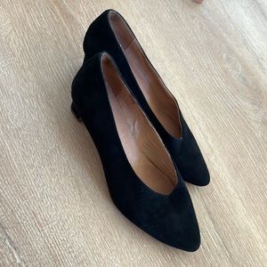 Madewell classic black pumps